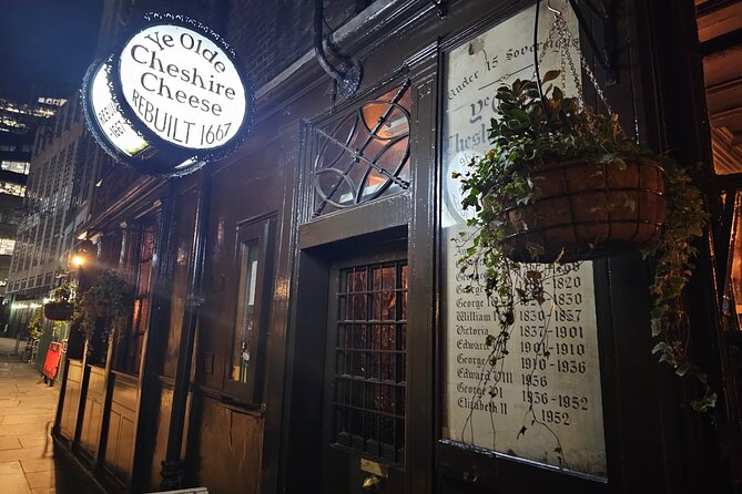 3-Hour Historic Pub Experience in London - Fleet Street finish: Ye Olde Cheshire Cheese and a classic wrap-up