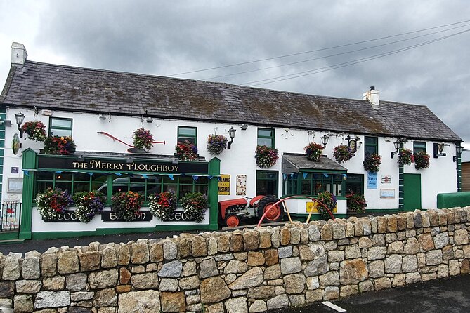 Afternoon Dublin Mountain Pub Tour(small group pub crawl max 15) - Stop 3: Johnnie Fox’s, traditional décor, and a lunch with music