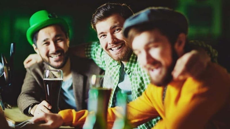 Albufeira: 5 Bars and 1 Nightclub Pub Crawl with Free Shots - Key things to know before you go