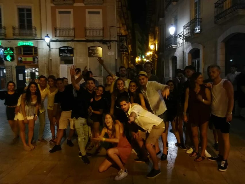 Alicante: Guided Pub Crawl with Shots and Beer - Stop 2: A Free Mojito and the Best Moment to Talk