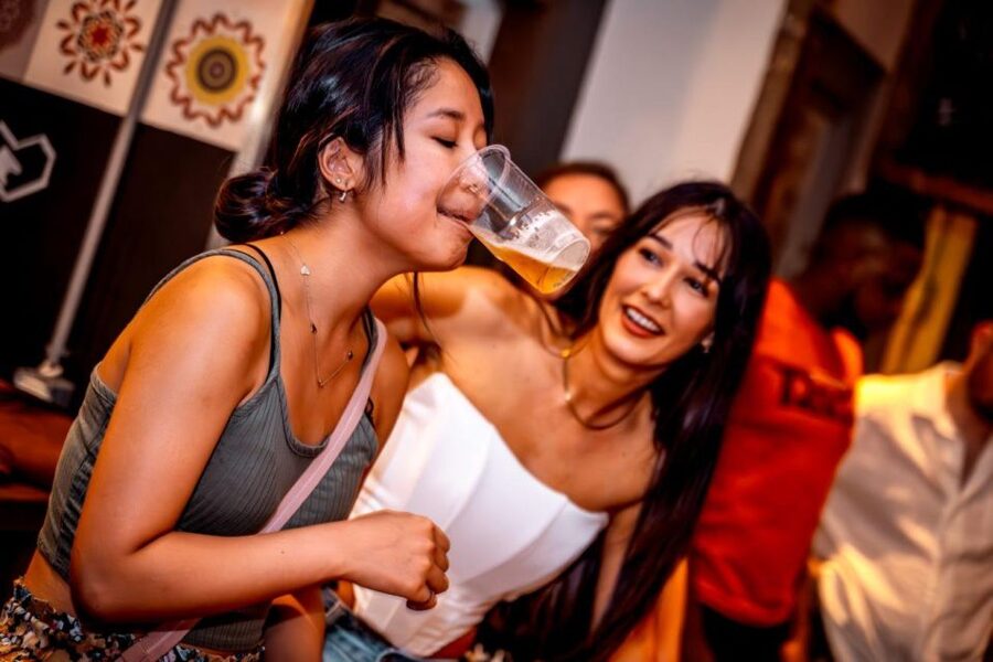 Amsterdam: Original Pub Crawl Party with VIP Entrance - Who This Amsterdam VIP Crawl Fits Best