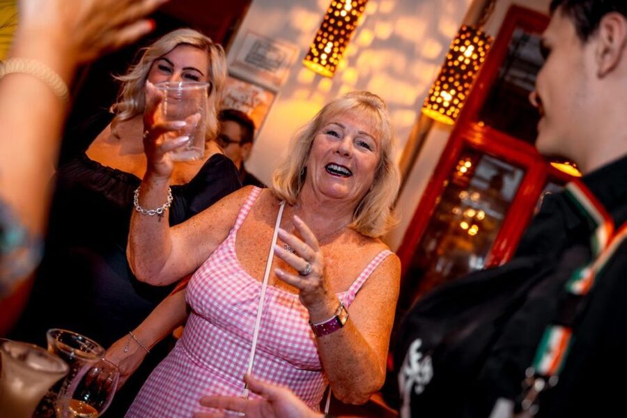 Amsterdam: Original Pub Crawl Party with VIP Entrance - Your Guide Keeps the Group Moving (and Helps You Feel Included)