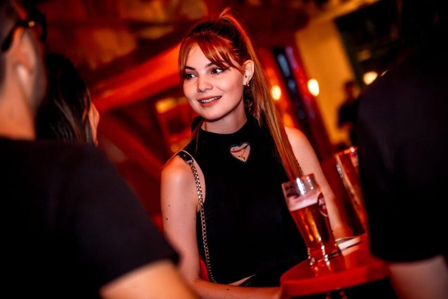 Amsterdam: Original Pub Crawl Party with VIP Entrance - Shots, Games, and Club Energy: How the Night Builds Momentum