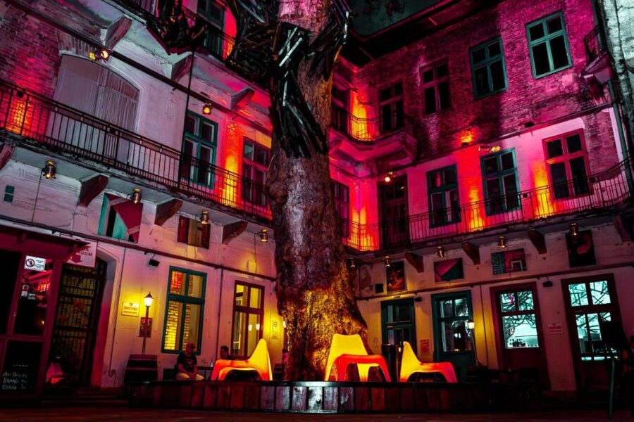 Amsterdam: Original Pub Crawl Party with VIP Entrance - What the VIP Entrance Actually Gets You (Skip-the-Line + Drink Deals)