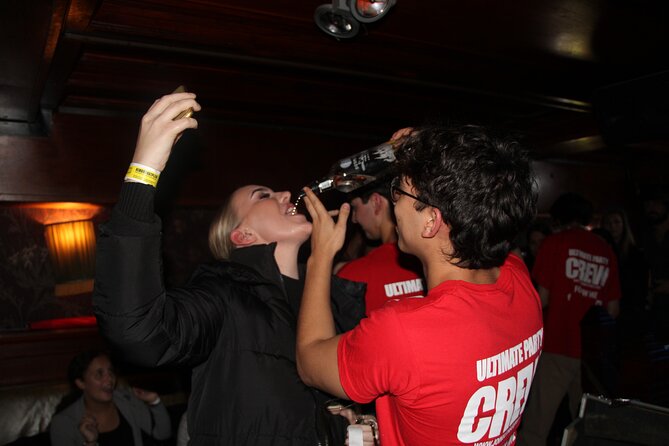 Amsterdam Red Light District Pub Crawl - Who should book this crawl, and who might want to think twice