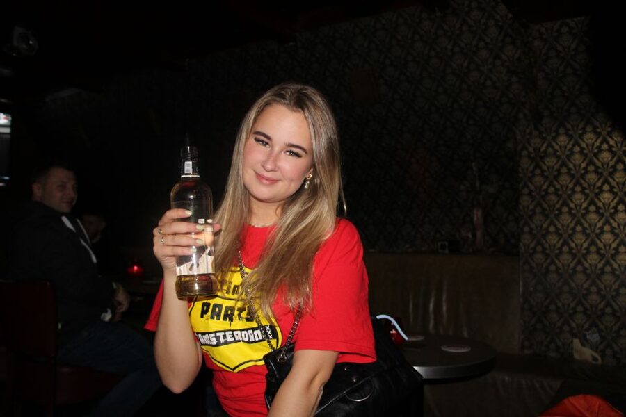 Amsterdam: Red-Light District Pub Crawl and Booze Boat Tour - The Nightclub Finale: Free Entrance and Staying as Long as You Want