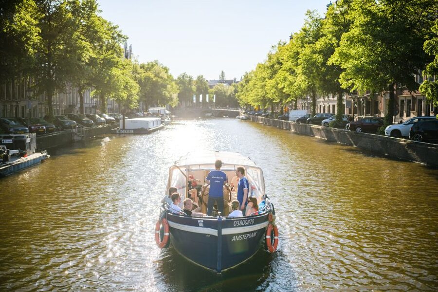 Amsterdam: Red-Light District Pub Crawl and Booze Boat Tour - Dress Code, ID, and Bag Rules (Don’t Lose Time at the Door)