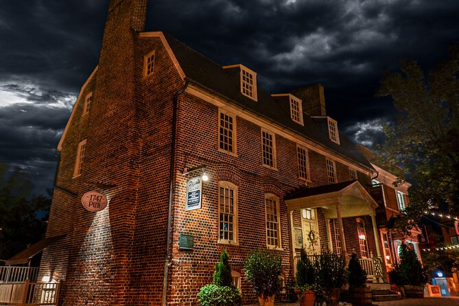 Annapolis Ghost Tours Boos & Booze Haunted Pub Crawl - Stop 1: Middleton Tavern and the spirit named Roland