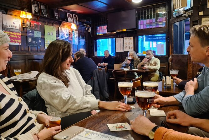 Antwerp Pub Crawl - Live Music, DJs, and Performances: Why the Atmosphere Matters