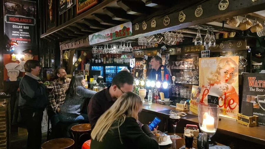 Antwerp: Pub Crawl in the Historical City - The flow between the three pub visits