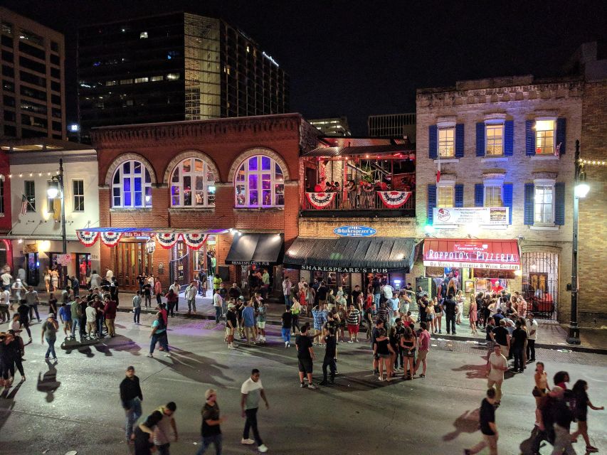 Austin: Downtown Live Music Pub Crawl - Drink Specials, No Open Container Chaos: Staying Compliant and Having Fun