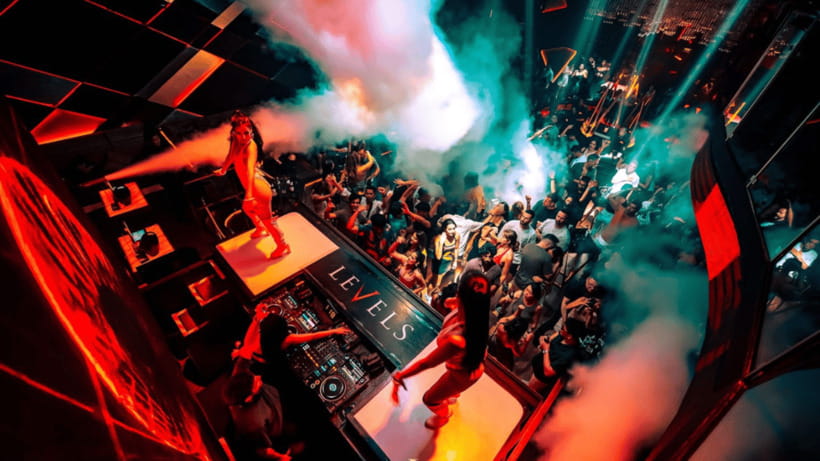 Bangkok: Pub Crawl - What to wear (and bring) so you don’t lose time