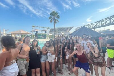 Barcelona Pub Crawl by KING -The Best Party tour & VIP Club Entry - Guide Energy: What Makes It Feel Friendly (Not Just Managed)