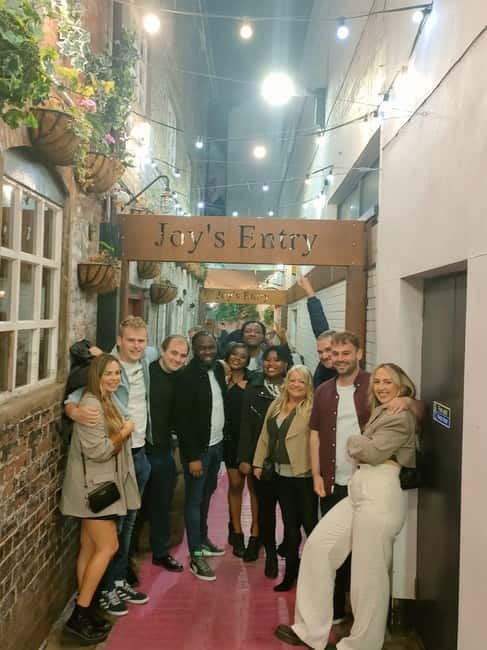 Belfast: Pub Crawl and Bar Walking Tour with Two Drinks - Starting at Albert Memorial Clock: The Easy Way to Kick Off