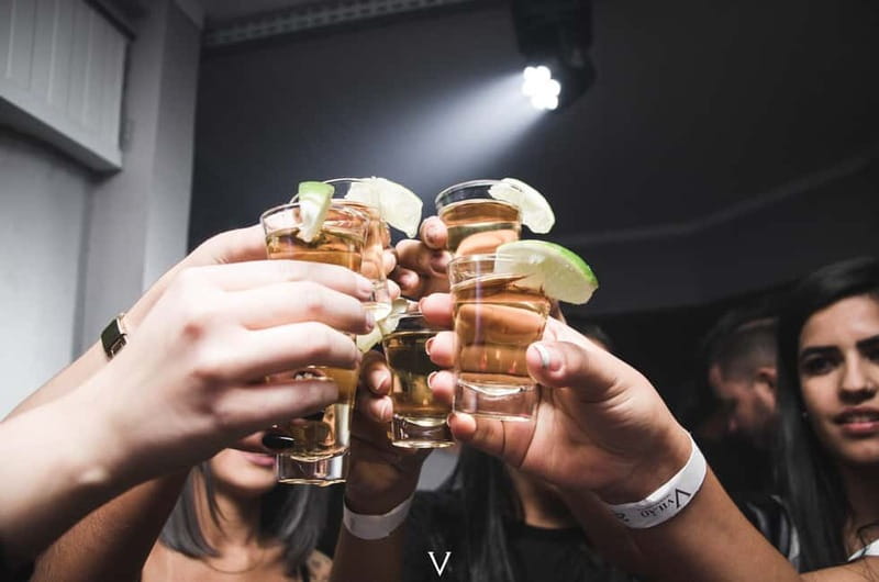 Berlin Pub Crawl – 4 Locations, Shots & Club Entry - How this Berlin pub crawl flows hour by hour