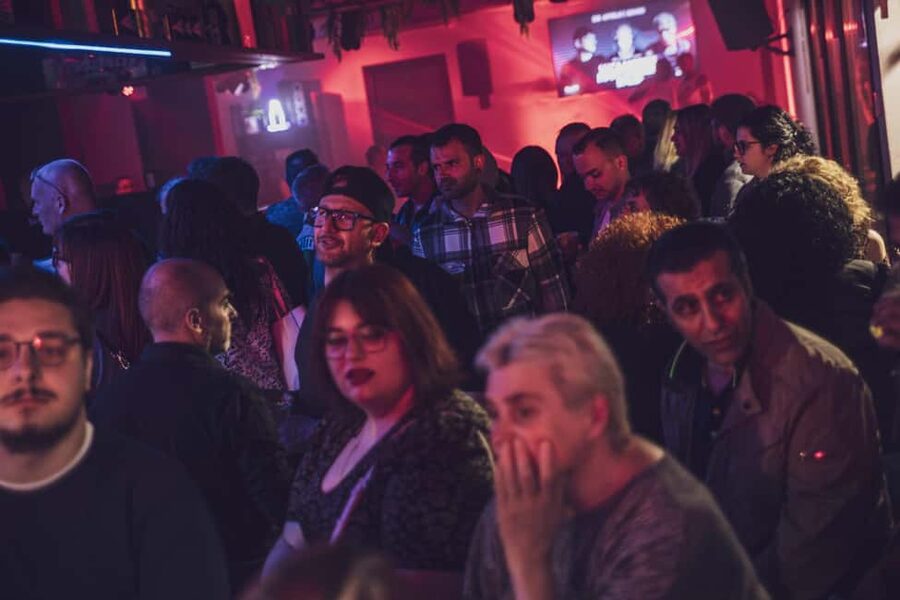 Berlin: Pub Crawl & Party with Free Shots & VIP Club Access - Dress Code and Rules: Avoid the Door Problem