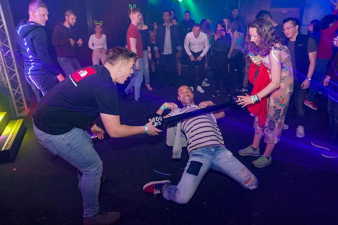 Big Night Out Pub Crawl - Hosts, group size, and the “find your people” effect