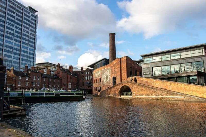 Birmingham Slogging Gang Evening Walking Tour with Pub Stops - Price and value: $33 for the guide and the route, drinks optional
