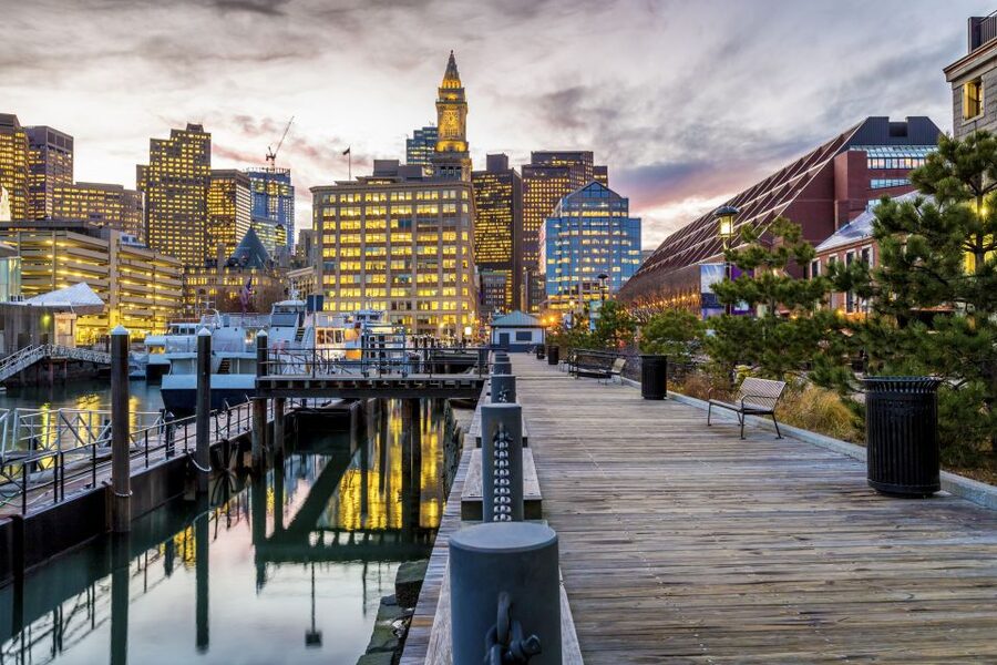 Boston: Haunted Pub Crawl of Historic Pubs and Taverns - Revolutionary War Stories You Can Actually Place in Boston