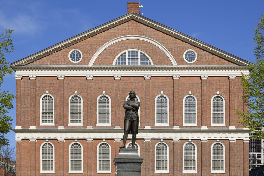 Boston: History Pub Crawl Tour Along the Freedom Trail - What to bring and how to show up ready