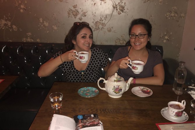 Broadway Prohibition Pub Crawl - Stop 2: Flûte Bar and the 1920s Speakeasy Connection