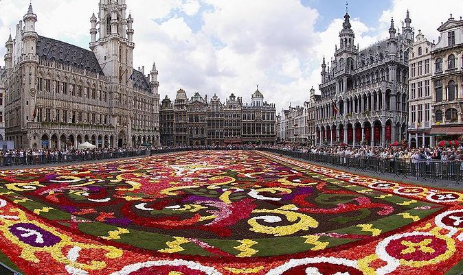 Brussels Pub Crawl - Nightlife & Party Experience - Key highlights in this Brussels night out