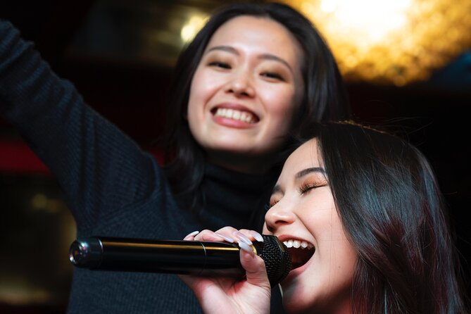 Brussels Pub Crawl Tour - Why a 8:00 pm Brussels pub crawl hits the sweet spot