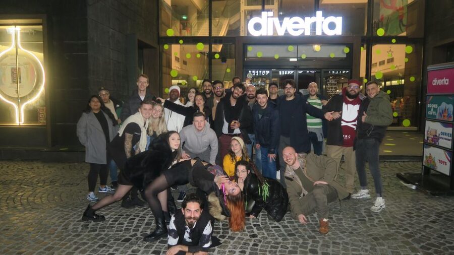Bucharest: Weekend Pub Crawl - Practical tips: what to wear, what to bring, and what to avoid