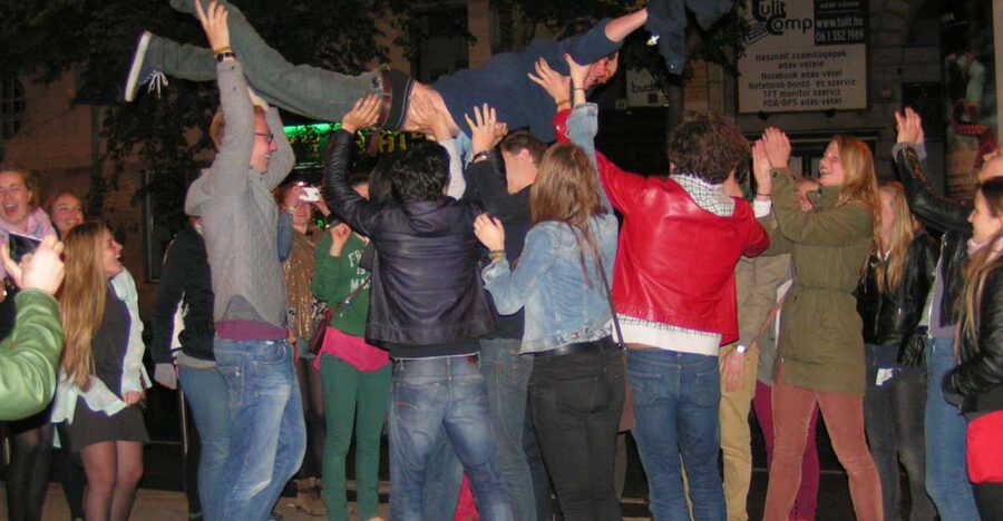 Budapest: 5-Hour Pub Crawl through Ruin Bars - Four bars on foot: what each stop feels like