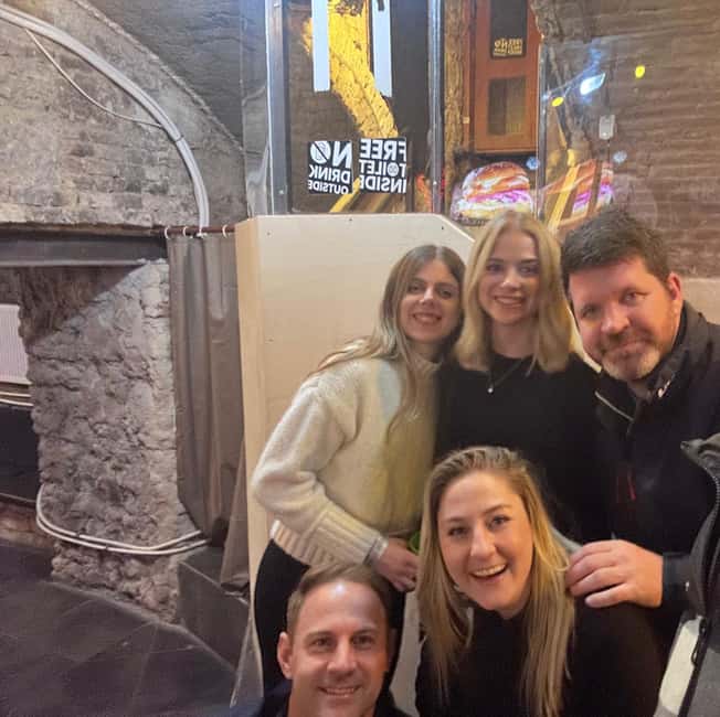 Budapest: Guided Ruin Bar Pub Crawl VIP Entry & Free Shots - Why Budapest ruin bars work so well for a 5-hour night
