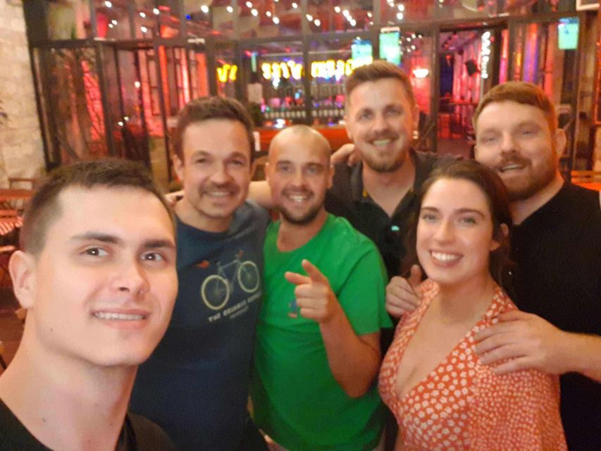 Budapest: Ruin Bar Pub Crawl with Entry Tickets - The meeting point at Becketts Irish Bar: how the night starts