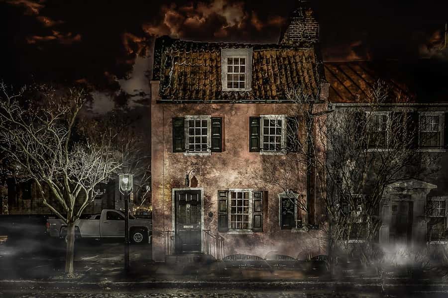 Charleston: Spirits & Spirits Haunted Pub Crawl - Who Should Book This Charleston Haunted Pub Crawl