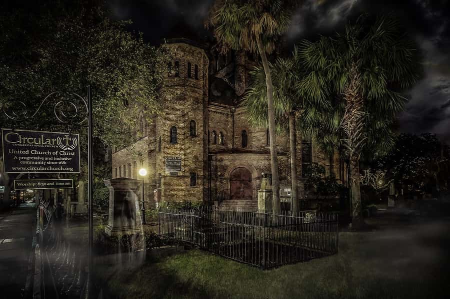 Charleston: Spirits & Spirits Haunted Pub Crawl - Meeting Point on East Bay: Exchange Building, Slavers Marker, and a Lantern