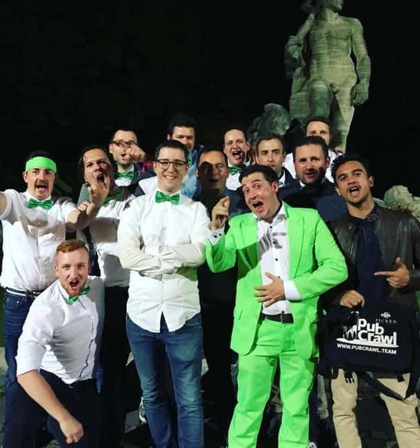 Cologne Pub Crawl - 4 Locations, Shots & Club Entry - The Stop-by-Stop Flow: Guided Time, Mingle Time, Then the Club