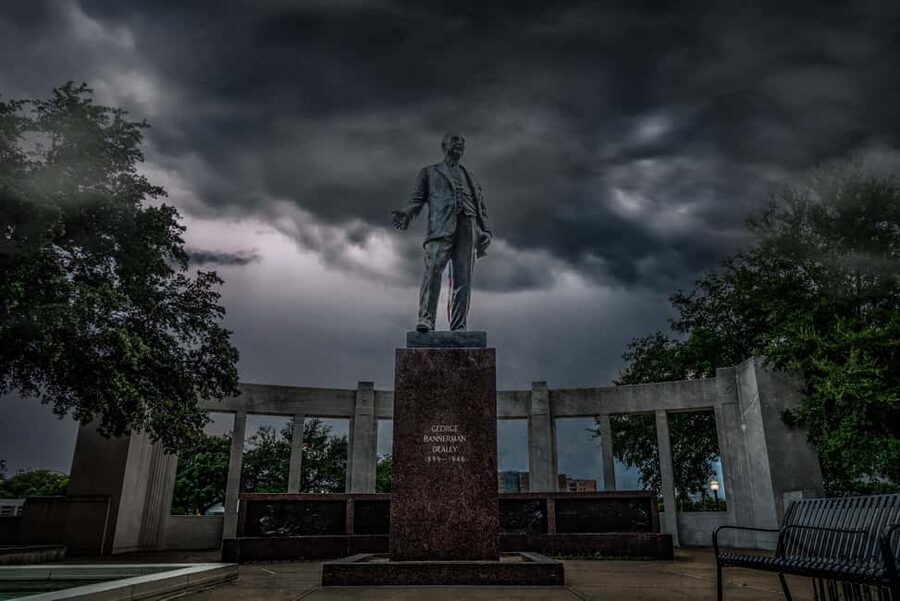 Dallas Spirits & Spirits Haunted Pub Crawl - Dallas Haunted Pub Crawl: the vibe you’re signing up for