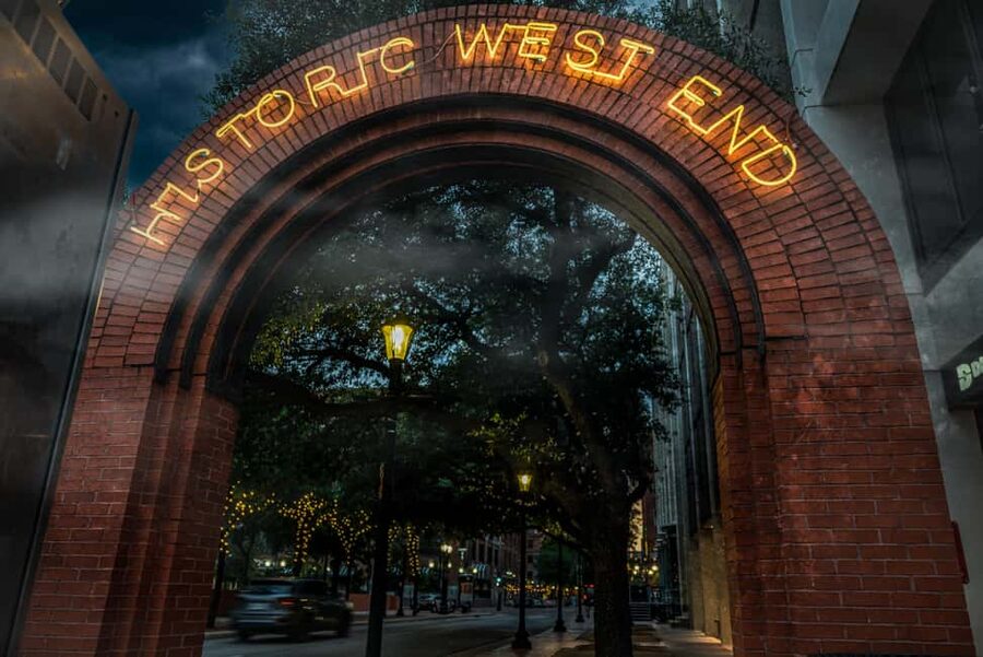 Dallas Spirits & Spirits Haunted Pub Crawl - Price and value: is $30 a good deal?