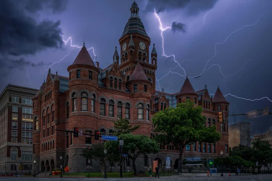 Dallas Spirits & Spirits Haunted Pub Crawl - Starting at Patrick’s Kennedy: where the tour really begins