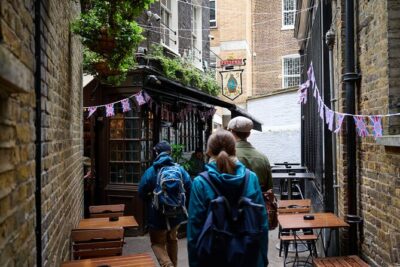 Devour London Historical Pub Tour:Traditional British Food & Ales - Price and value: where your $95.29 goes