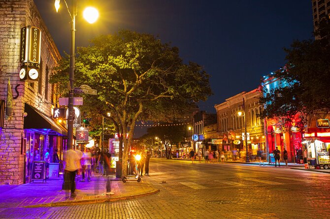 Downtown Austin Live Music Pub Crawl - Darwin’s Piano Bar: request songs and sing without overthinking it
