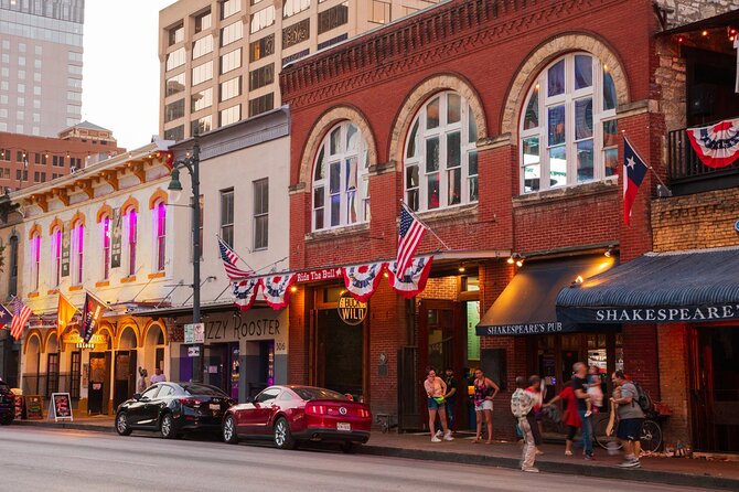 Downtown Austin Live Music Pub Crawl - San Jac Saloon on 6th Street: country energy and classic Texas drinks