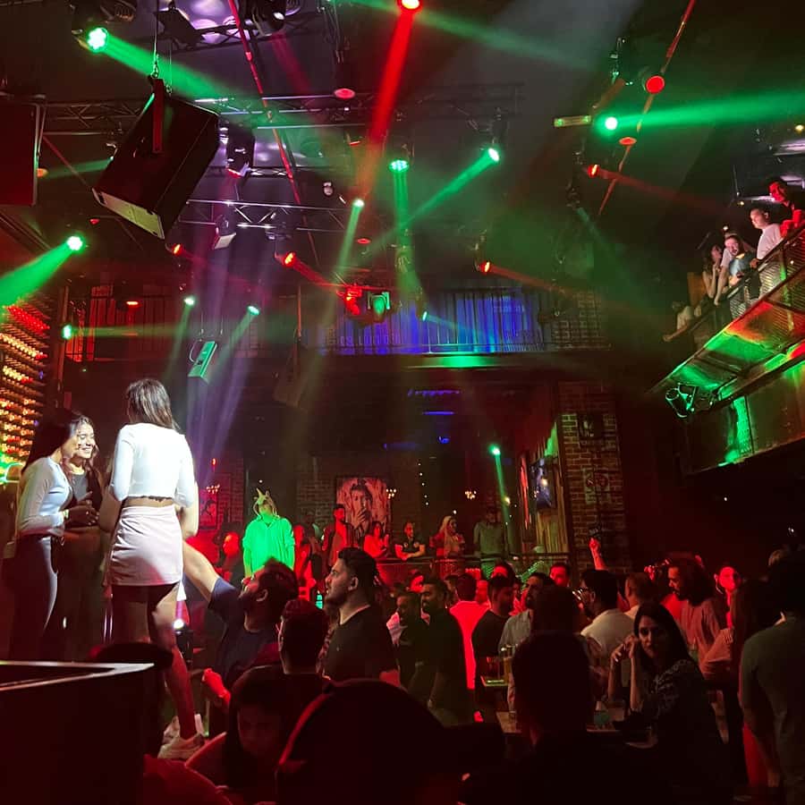 Dubai: Pub Crawl Nightlife Tour - Priority Tables and Shots: The Value Equation