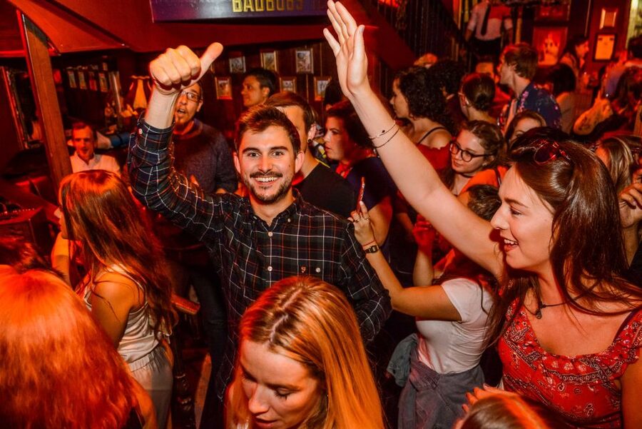 Dublin: Generation Pub Crawl - The pub stops: live music, local guides, and the Whelan’s build-up