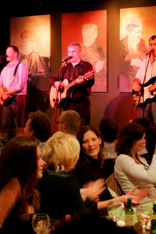 Dublin: Irish Night Show at the Merry Ploughboy Pub - Timing in Plain English: From 6:30 Doors to the 8:00 Show