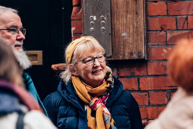 Dublin Storytelling Pub Tour - 3 stops, drinks & local snacks - Powerscourt Townhouse Centre: Georgian stories before the pints