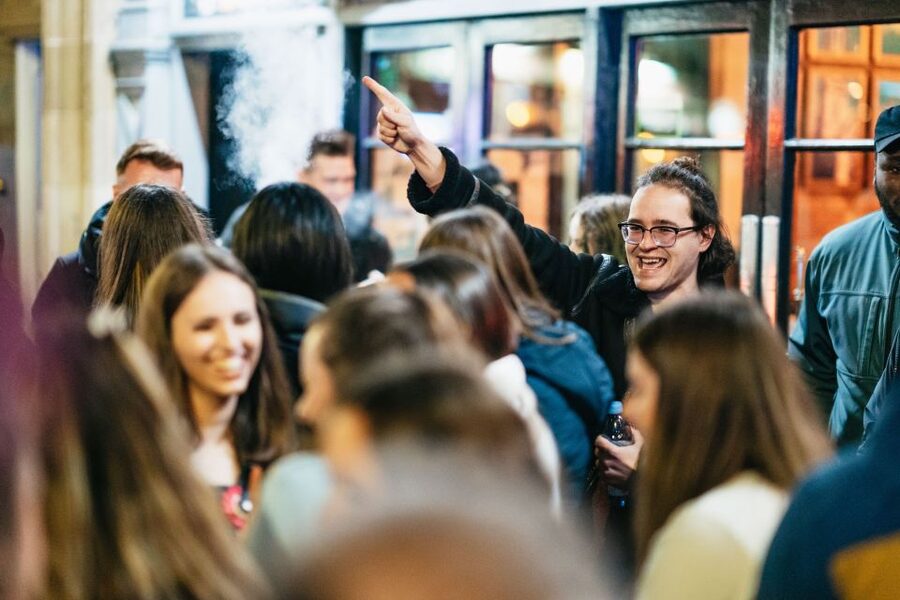 Edinburgh: 7 Bar Pub Crawl with 7 Shots & Discounts - Key Things You’ll Notice Right Away