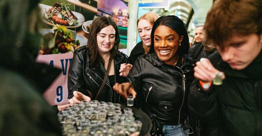 Edinburgh: 7 Bar Pub Crawl with 7 Shots & Discounts - Should You Book It?
