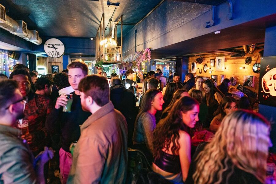 Edinburgh: 7 Bar Pub Crawl with 7 Shots & Discounts - Price and Value: Does $16 Actually Make Sense Here?