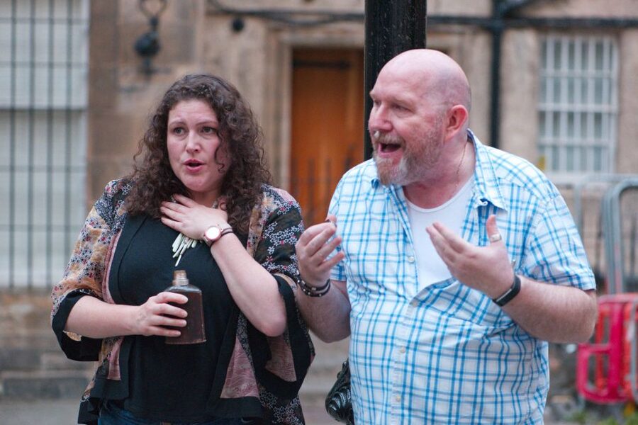 Edinburgh Literary Pub Tour with "Real-Actors" - The Walk-Through Show: From Street Banter to Real Story Turns