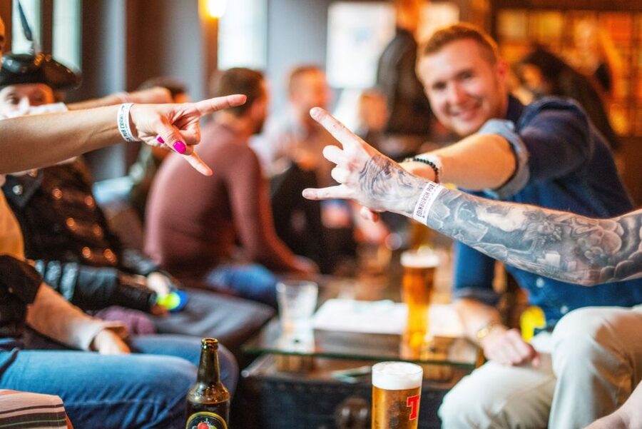 Edinburgh: Pub Crawl 7 Bars with 6 Shots - Stop 1: where the crawl begins inside Bar 50