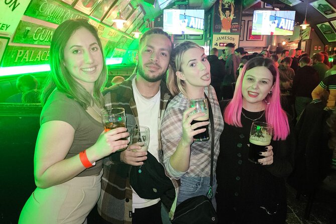 Edinburgh Pub Crawl Free Shots and VIP Entry - Grassmarket start at 7:30: why this timing feels right
